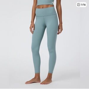 Vuori Inversion Rib Leggings Size S color: Mist